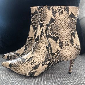Schutz Bette Bootie Snakeskin, 8.5, new w/out box